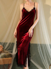 Dlabh velvet nightgown with fine straps